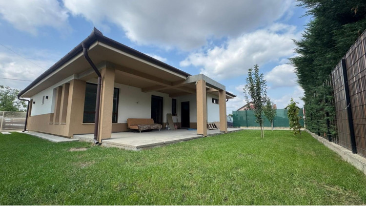 Casă nouă modernă în Cihei